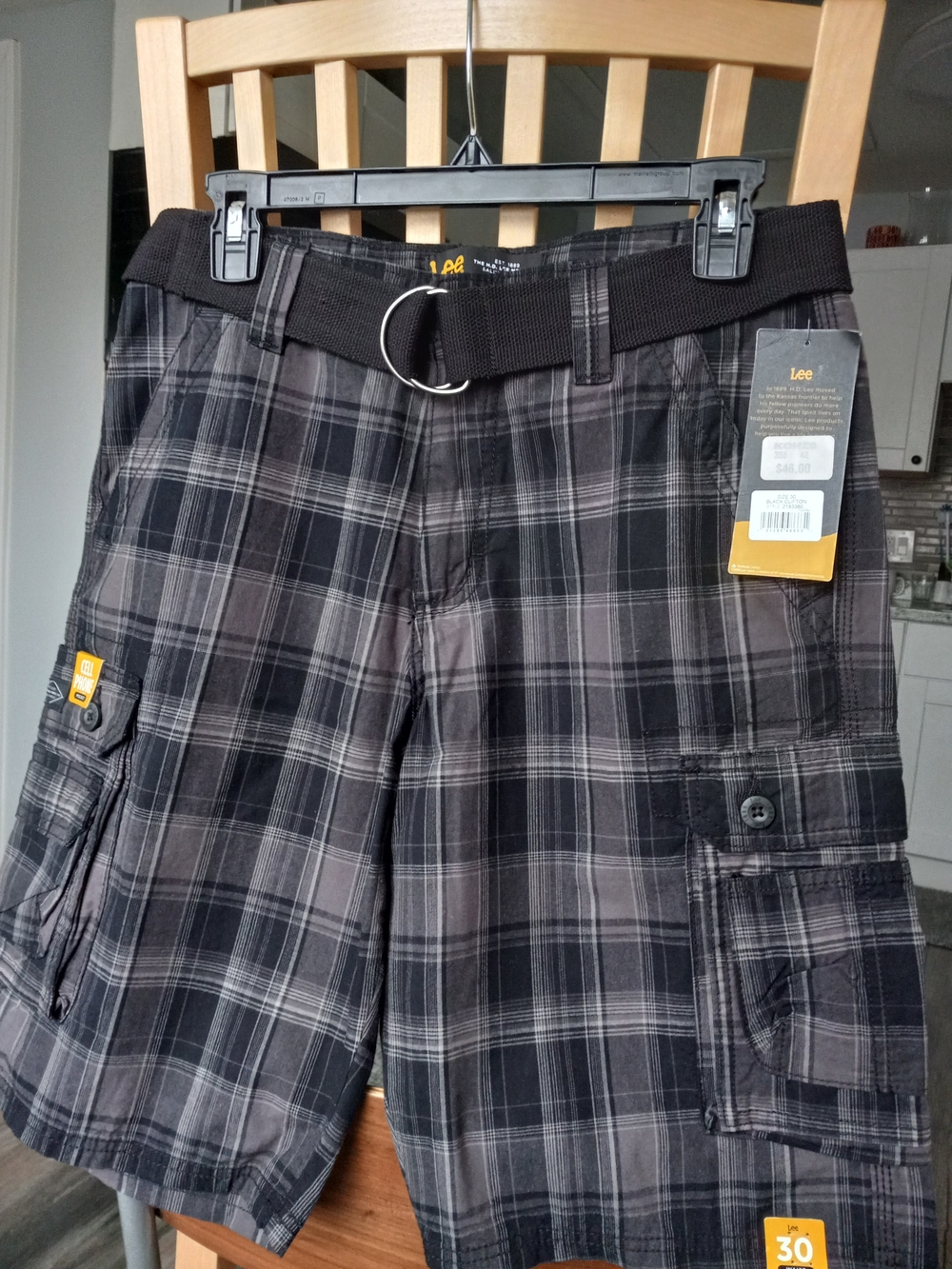 Lee Men's Gray Plaid Cargo Shorts with Belt